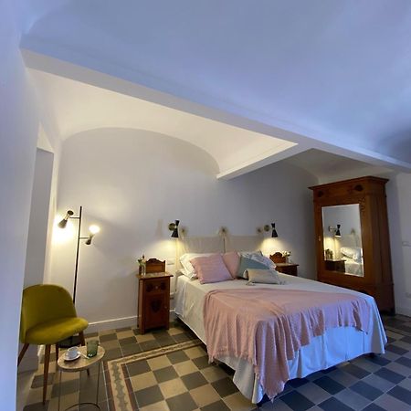 Bed and Breakfast Dimora Dei Minoriti Catania Exterior foto