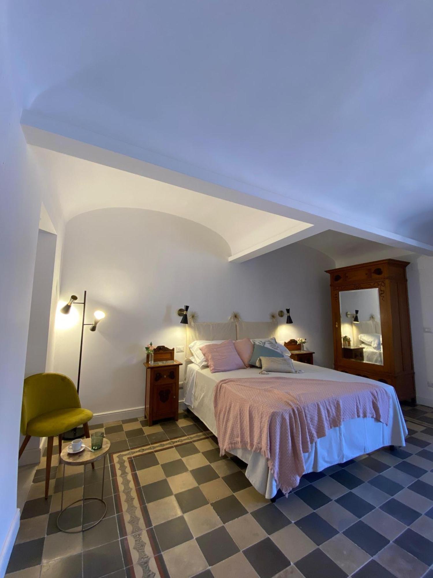 Bed and Breakfast Dimora Dei Minoriti Catania Exterior foto